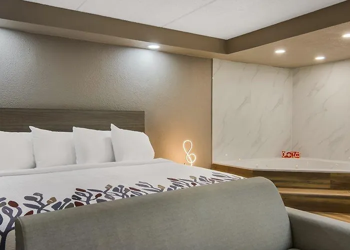 Hotel Red Roof & Conference Center Chicago - Aurora Fox Valley