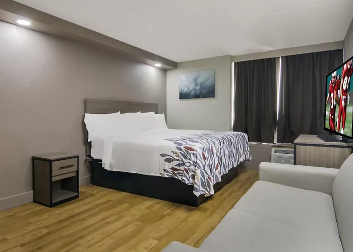Red Roof & Conference Center Chicago - Aurora Fox Valley Hotel 2*