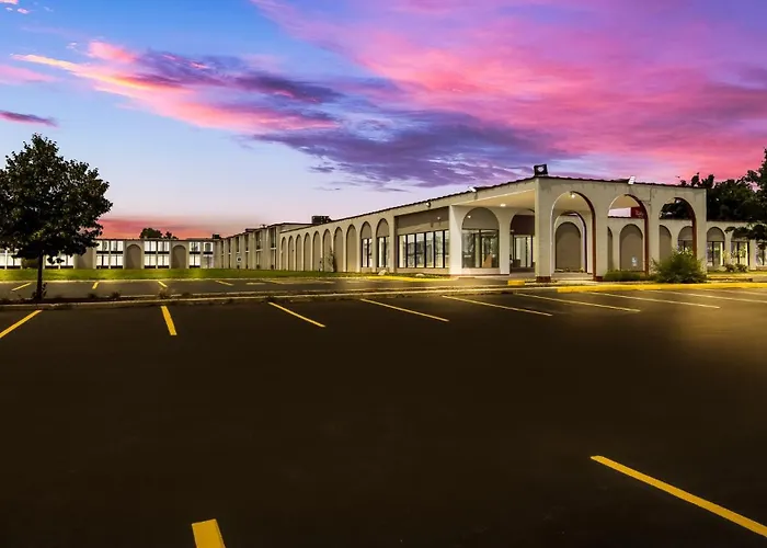 Hotel Red Roof & Conference Center Chicago - Aurora Fox Valley