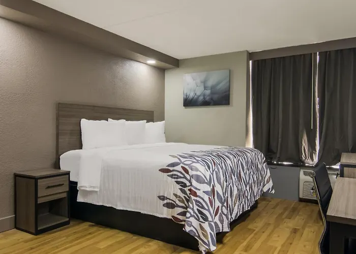 Hotel Red Roof & Conference Center Chicago - Aurora Fox Valley 2*