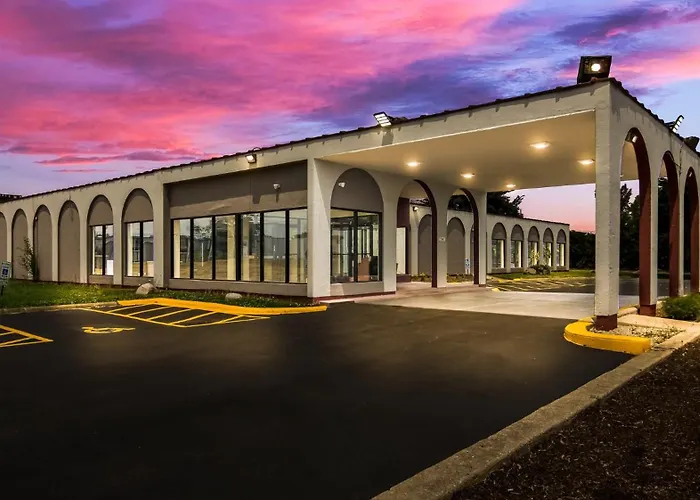 Hotel Red Roof & Conference Center Chicago - Aurora Fox Valley North Aurora