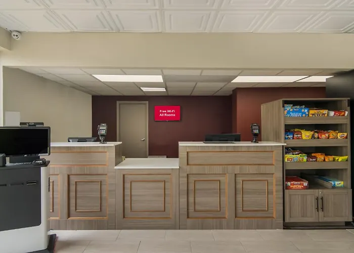 Red Roof & Conference Center Chicago - Aurora Fox Valley 2*