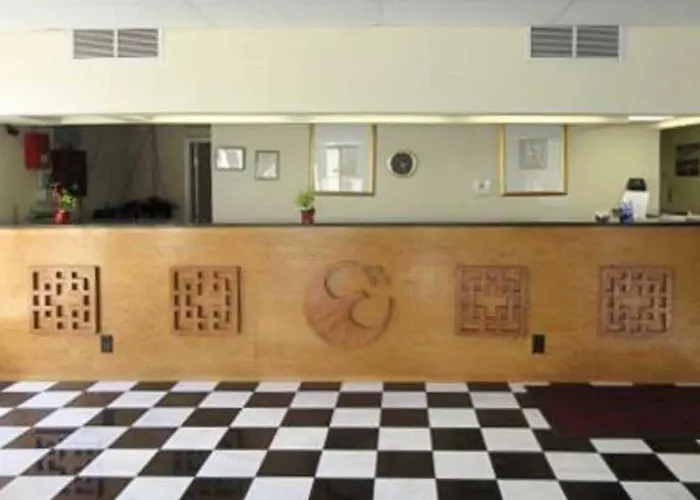 Red Roof & Conference Center Chicago - Aurora Fox Valley Hotel 2*